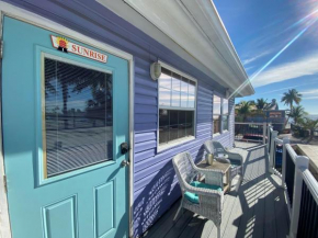 Beacon Beachfront #01 - Sunrise Suite